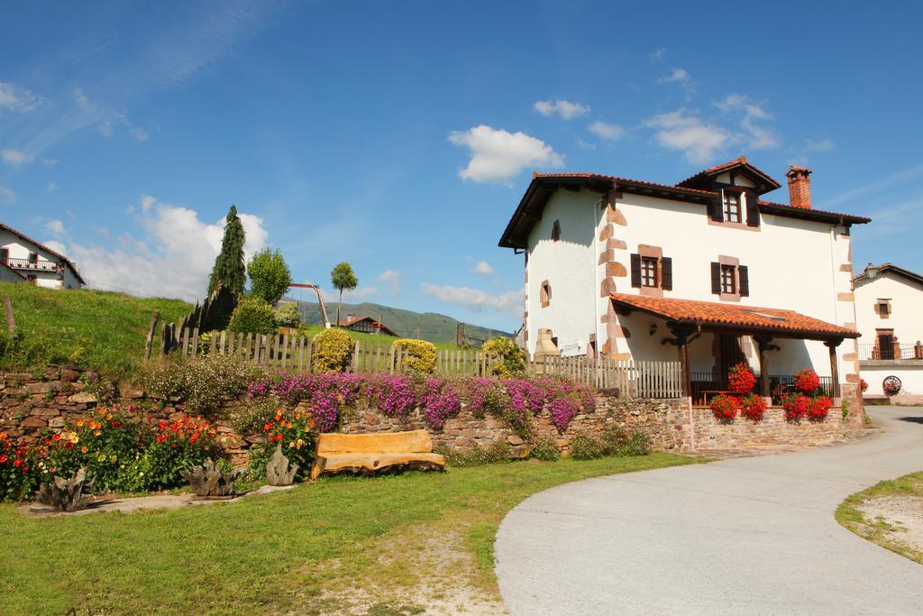 Casa Rural Gananea Zuaztoy de Azpilcueta ภายนอก รูปภาพ